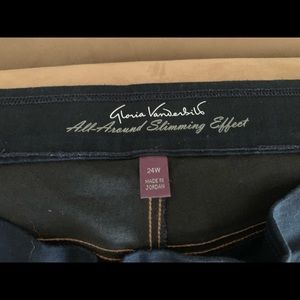Gloria Vanderbilt dark wash jean plus size
